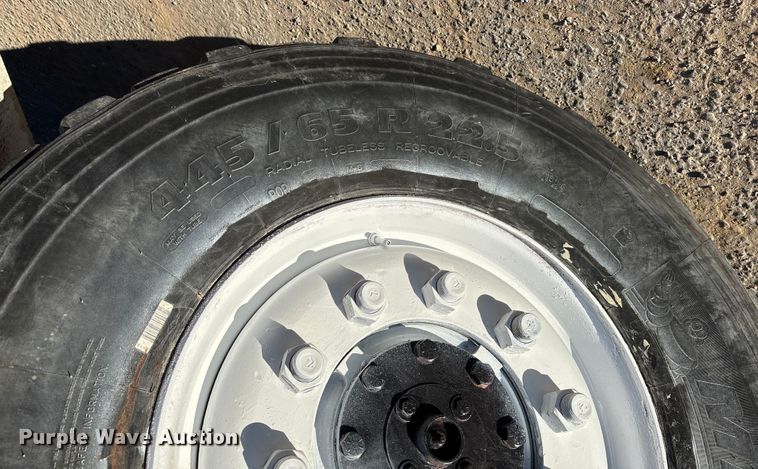 image for item DT0008 2004 Phoenix PM201 ready mix truck