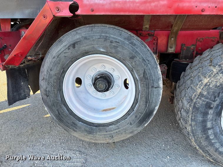 image for item DT0008 2004 Phoenix PM201 ready mix truck