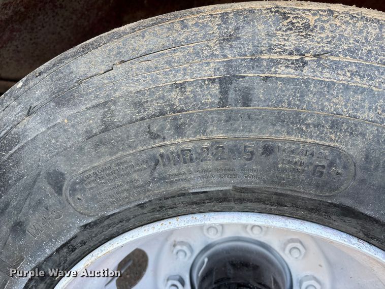 image for item DT0008 2004 Phoenix PM201 ready mix truck