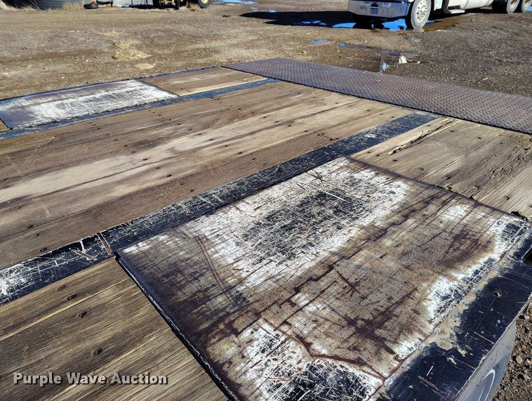 image for item DT0781 2009 Doonan 532DBE1ECDKH drop deck trailer