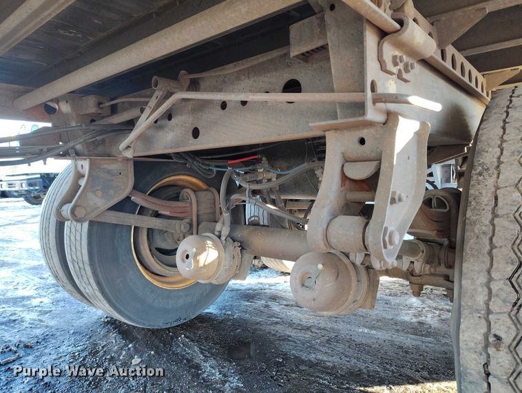 image for item DT0795 2015 Vanguard VXP 53' dry van trailer