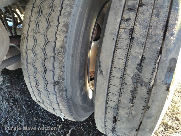 image for item DT0795 2015 Vanguard VXP 53' dry van trailer