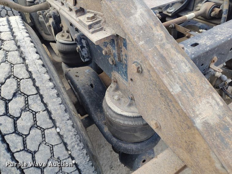 image for item DT0803 1997 Kenworth W900 semi truck