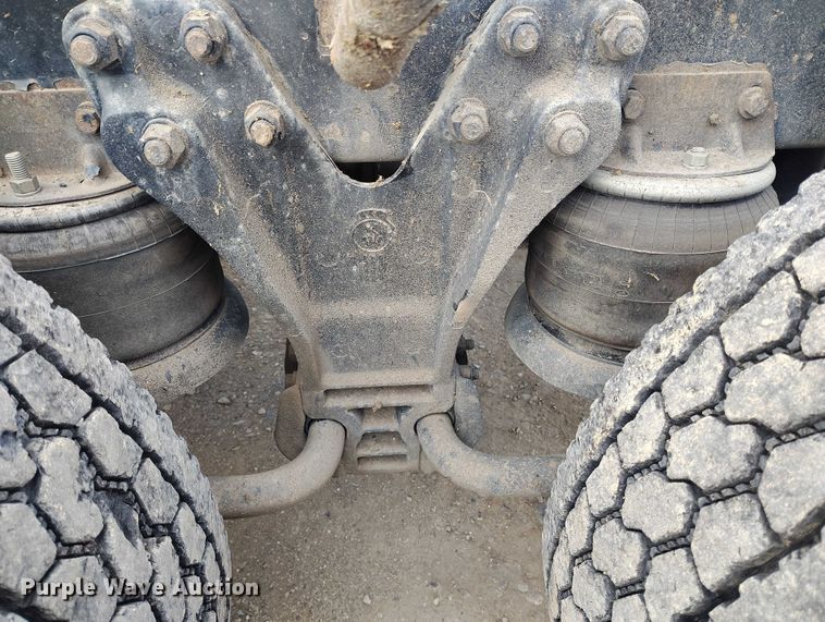 image for item DT0803 1997 Kenworth W900 semi truck