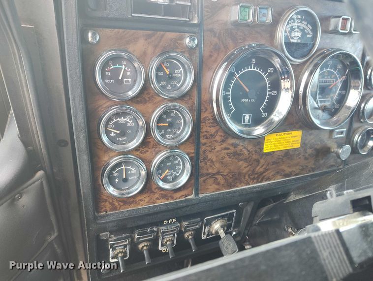 image for item DT0803 1997 Kenworth W900 semi truck