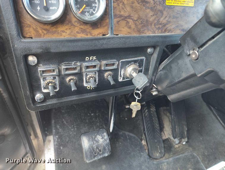 image for item DT0803 1997 Kenworth W900 semi truck