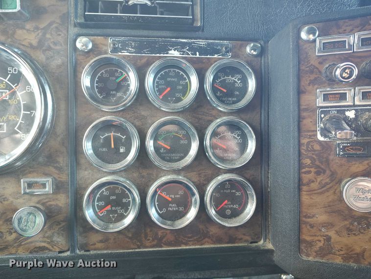 image for item DT0803 1997 Kenworth W900 semi truck