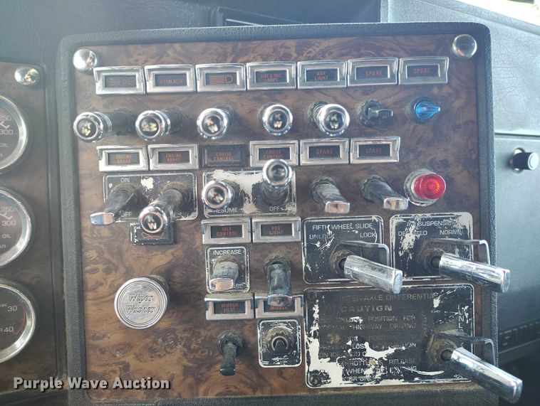 image for item DT0803 1997 Kenworth W900 semi truck