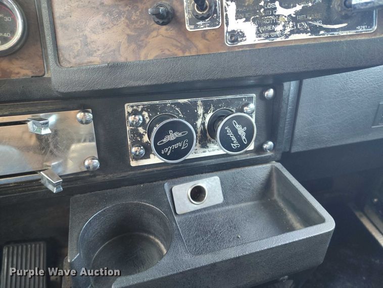 image for item DT0803 1997 Kenworth W900 semi truck