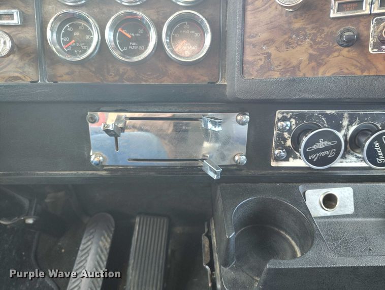 image for item DT0803 1997 Kenworth W900 semi truck