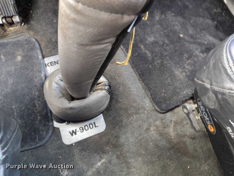 image for item DT0803 1997 Kenworth W900 semi truck