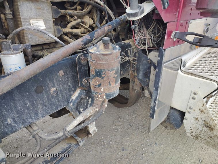 image for item DT0803 1997 Kenworth W900 semi truck