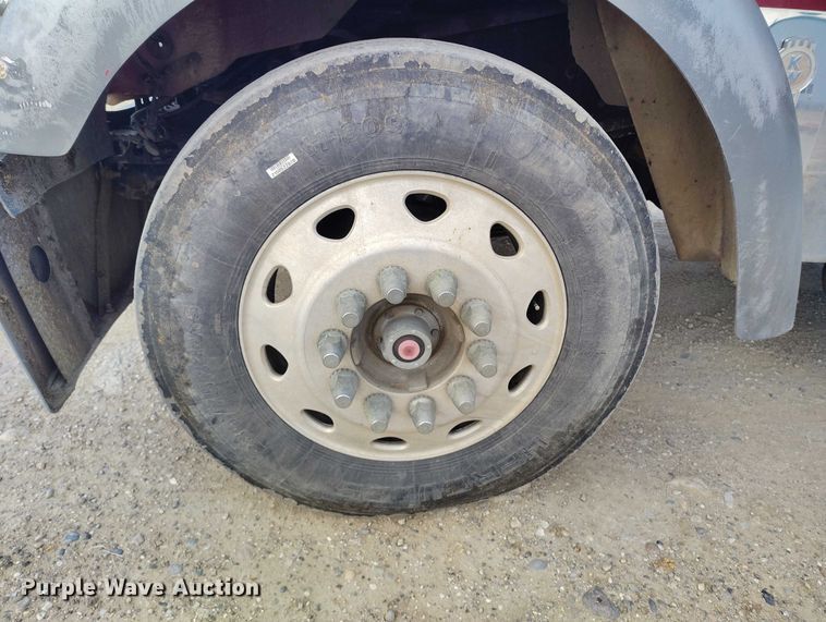 image for item DT0803 1997 Kenworth W900 semi truck