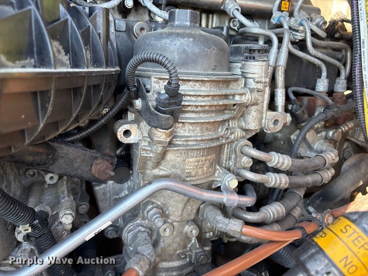 image for item DT2762 2016 Freightliner Cascadia semi truck