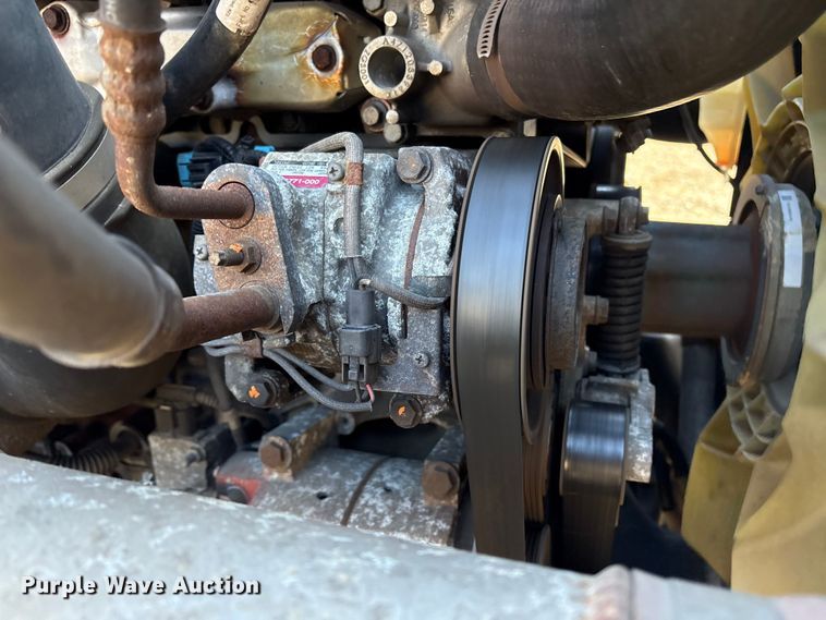 image for item DT2762 2016 Freightliner Cascadia semi truck