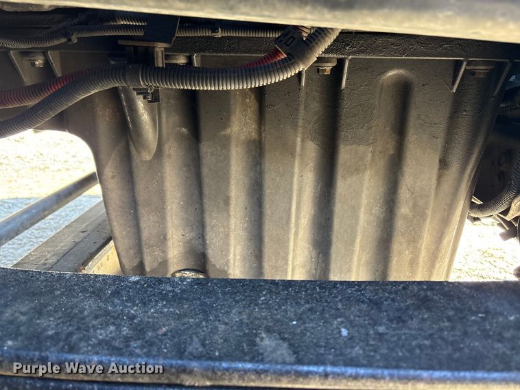 image for item DT2762 2016 Freightliner Cascadia semi truck