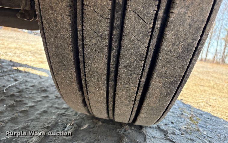 image for item DT2762 2016 Freightliner Cascadia semi truck