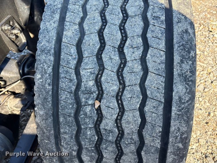 image for item DT2762 2016 Freightliner Cascadia semi truck