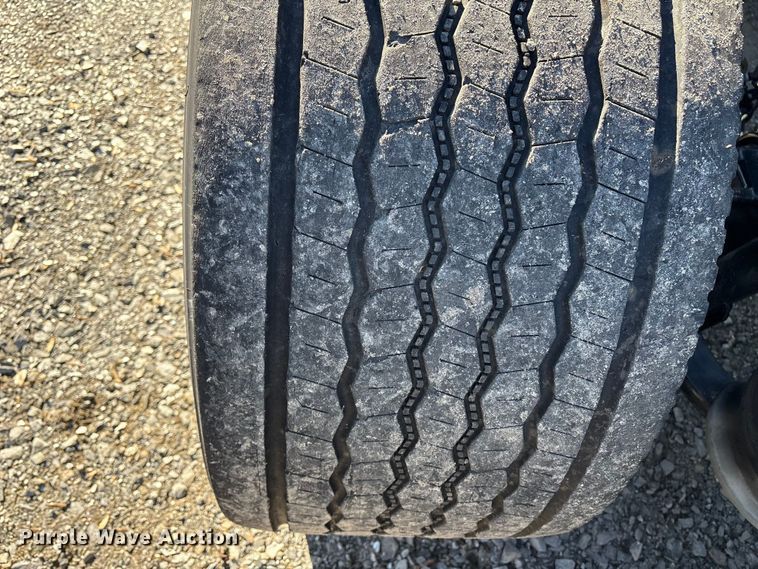 image for item DT2762 2016 Freightliner Cascadia semi truck