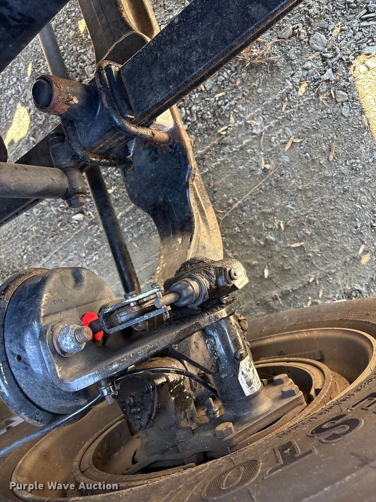 image for item DT2762 2016 Freightliner Cascadia semi truck