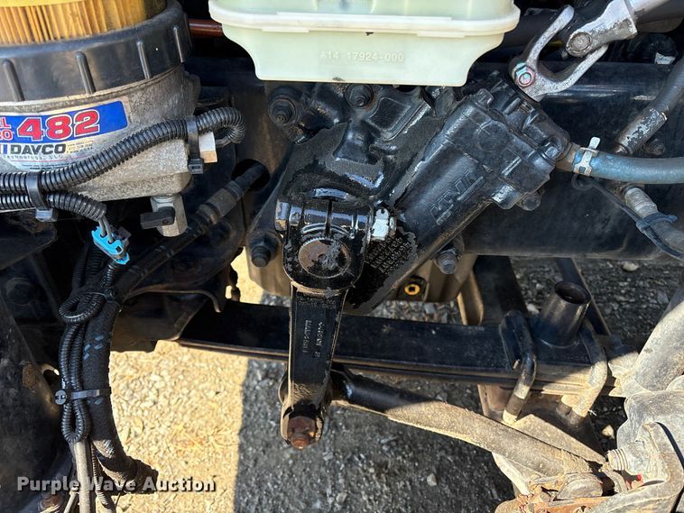 image for item DT2762 2016 Freightliner Cascadia semi truck