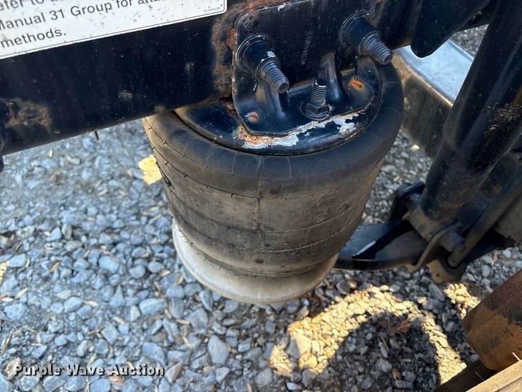 image for item DT2762 2016 Freightliner Cascadia semi truck