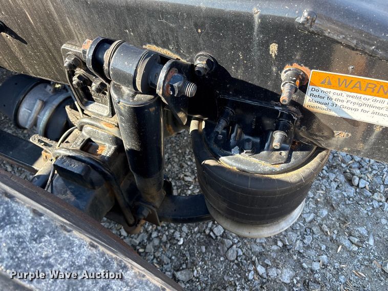 image for item DT2762 2016 Freightliner Cascadia semi truck