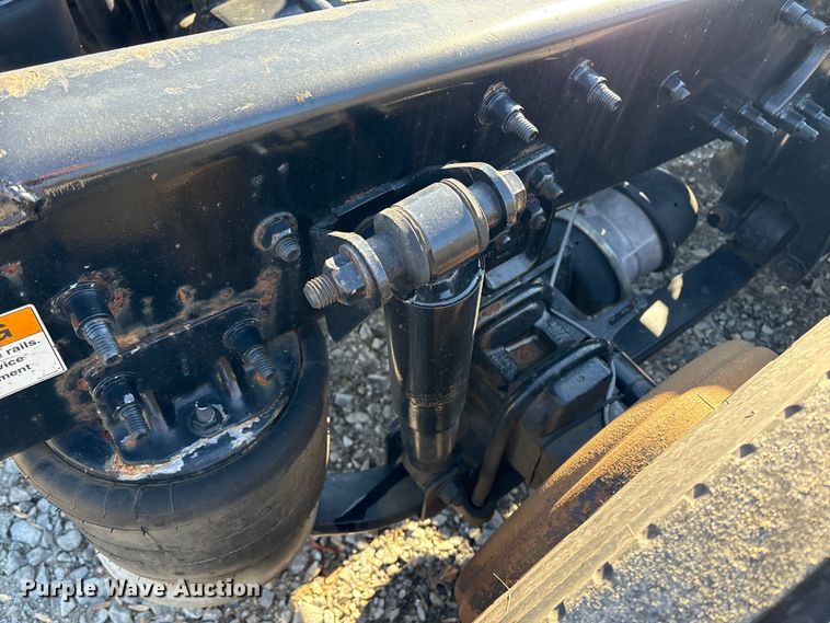 image for item DT2762 2016 Freightliner Cascadia semi truck