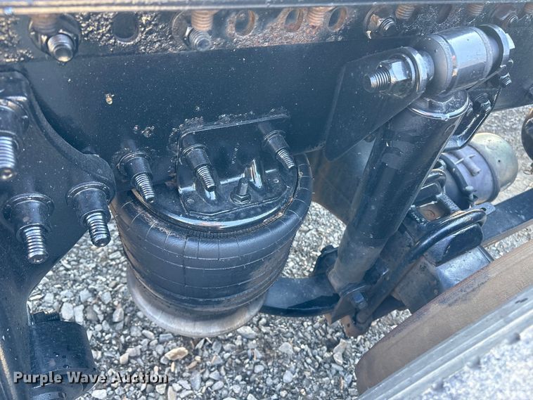 image for item DT2762 2016 Freightliner Cascadia semi truck