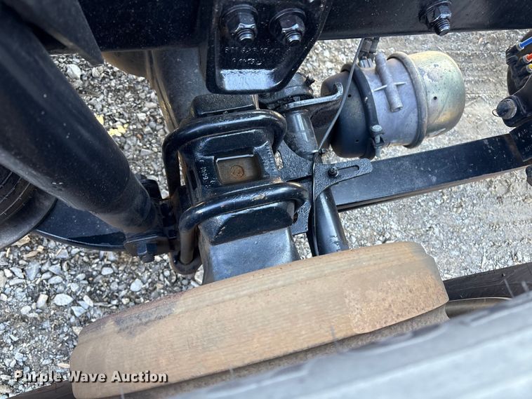 image for item DT2762 2016 Freightliner Cascadia semi truck