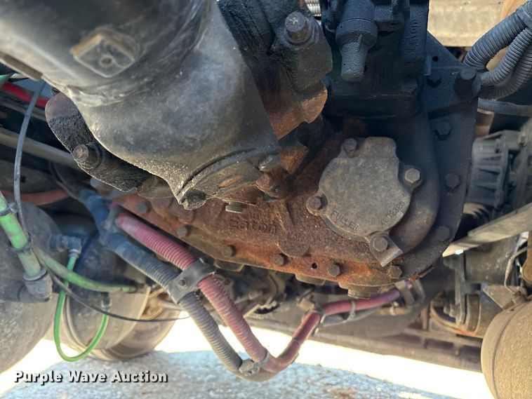 image for item DT2762 2016 Freightliner Cascadia semi truck