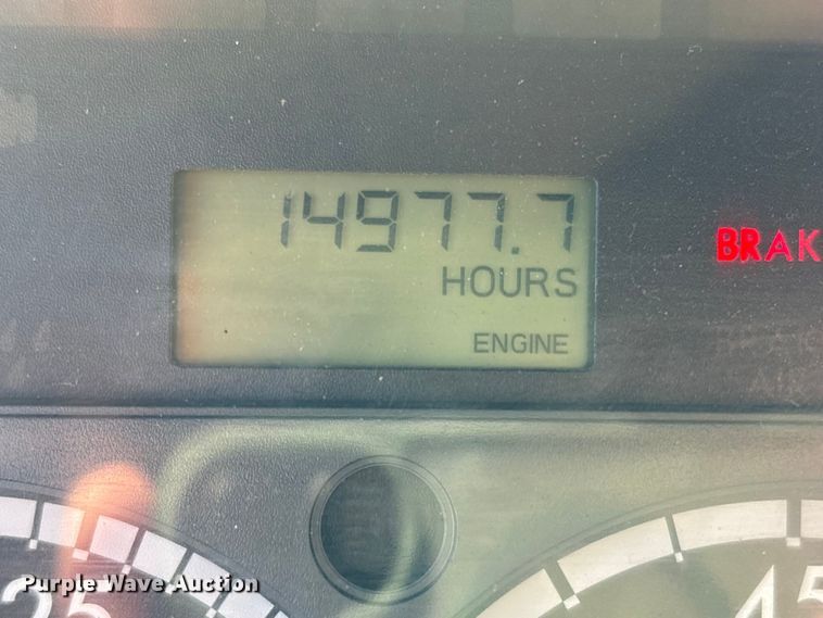 image for item DT2762 2016 Freightliner Cascadia semi truck