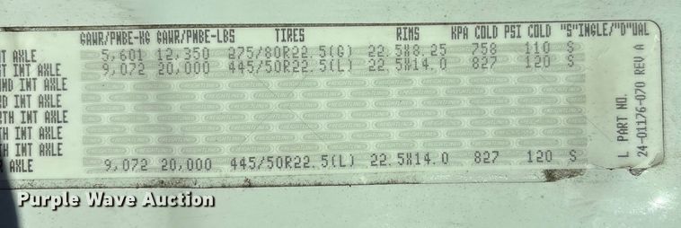 image for item DT2762 2016 Freightliner Cascadia semi truck