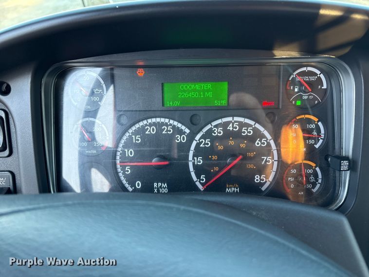 image for item DT2766 2017 Freightliner Business Class M2 flatbed truck