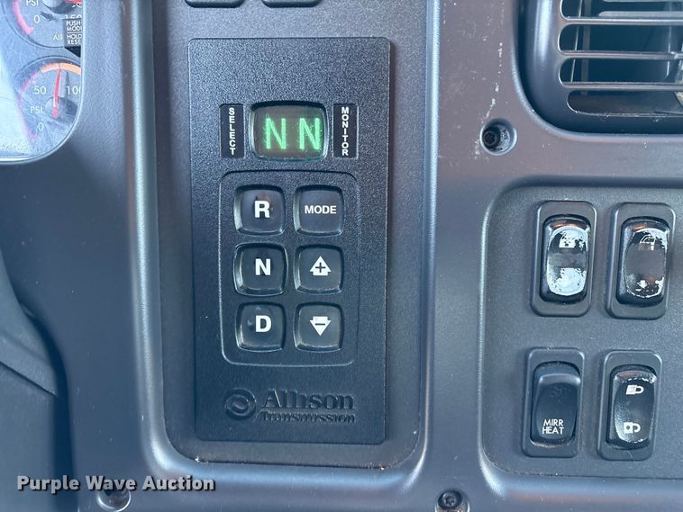 image for item DT2766 2017 Freightliner Business Class M2 flatbed truck