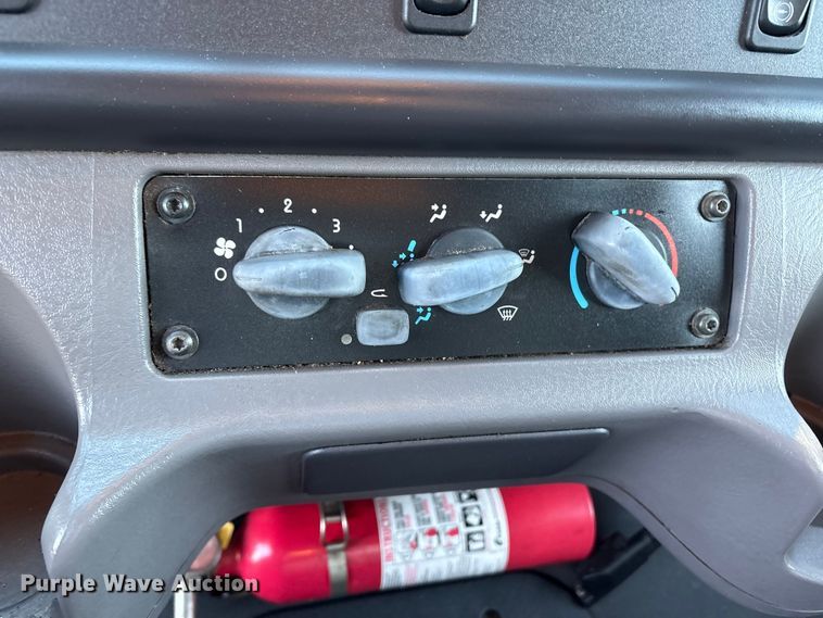 image for item DT2766 2017 Freightliner Business Class M2 flatbed truck