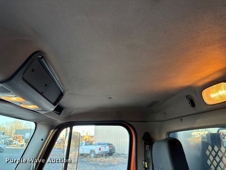 image for item DT2766 2017 Freightliner Business Class M2 flatbed truck