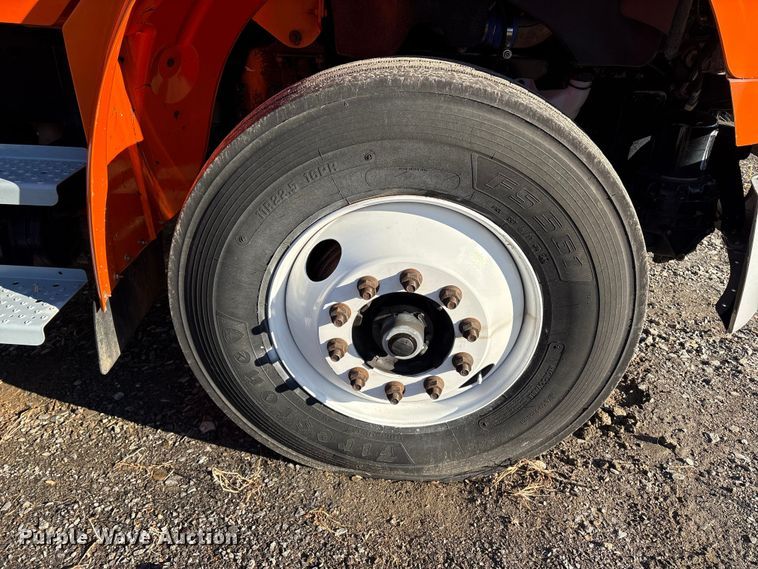 image for item DT2766 2017 Freightliner Business Class M2 flatbed truck