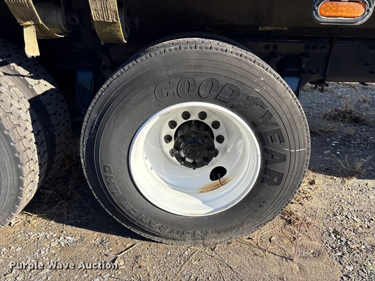 image for item DT2766 2017 Freightliner Business Class M2 flatbed truck