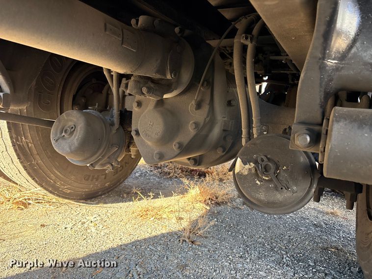 image for item DT2766 2017 Freightliner Business Class M2 flatbed truck