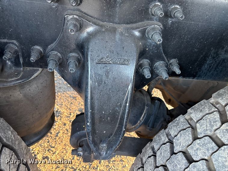 image for item DT2766 2017 Freightliner Business Class M2 flatbed truck