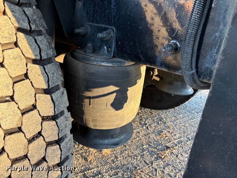 image for item DT2766 2017 Freightliner Business Class M2 flatbed truck