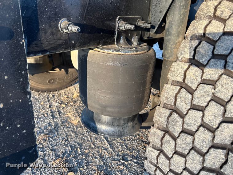 image for item DT2766 2017 Freightliner Business Class M2 flatbed truck