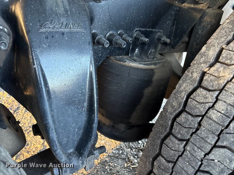 image for item DT2766 2017 Freightliner Business Class M2 flatbed truck