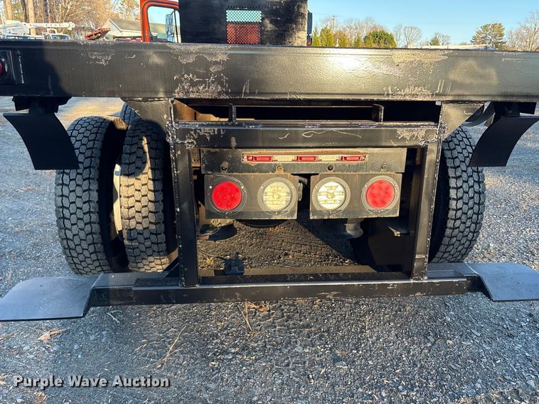 image for item DT2766 2017 Freightliner Business Class M2 flatbed truck