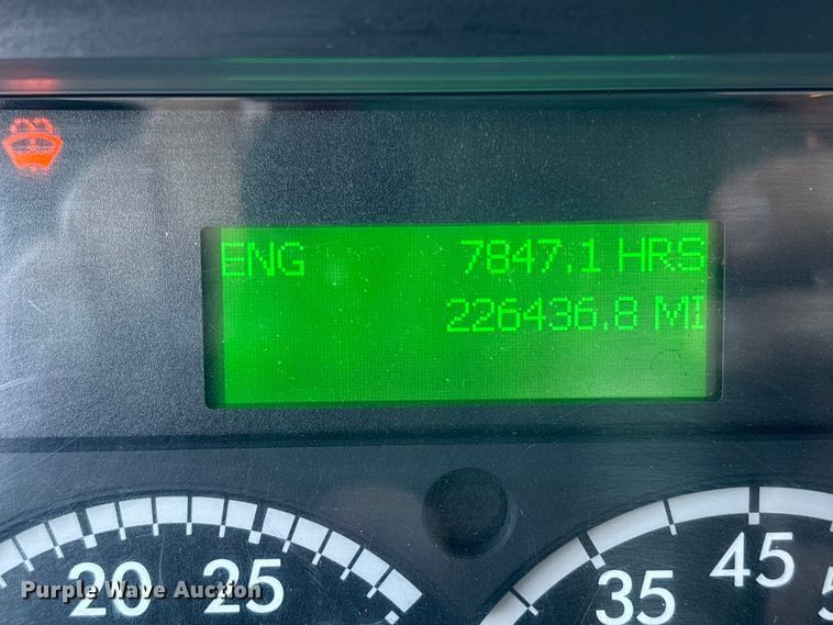 image for item DT2766 2017 Freightliner Business Class M2 flatbed truck