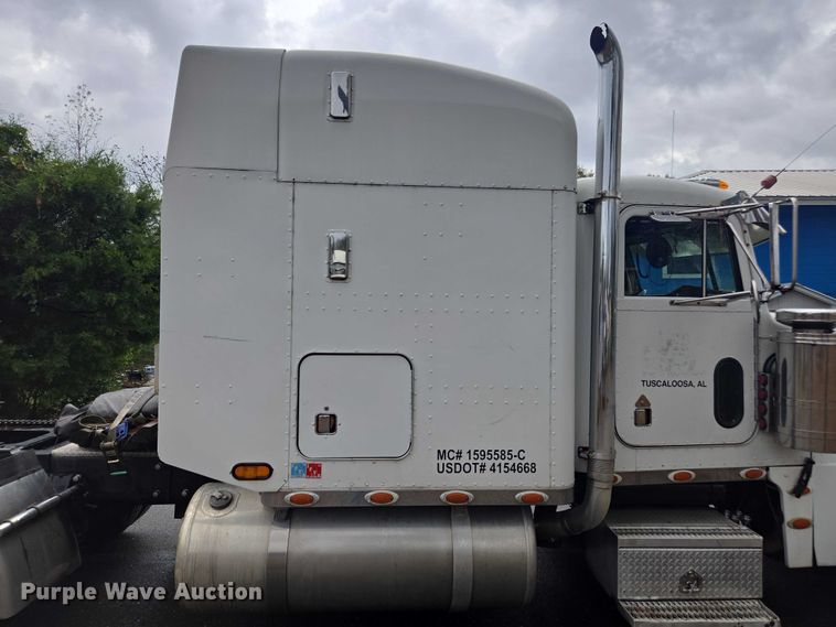 image for item DT4723 1994 Peterbilt 379 semi truck