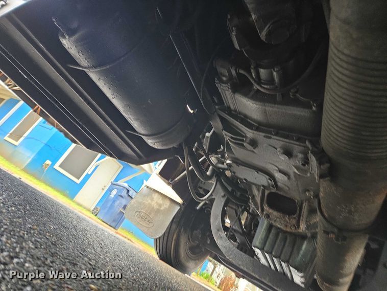 image for item DT4723 1994 Peterbilt 379 semi truck