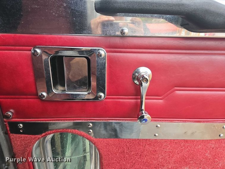 image for item DT4723 1994 Peterbilt 379 semi truck