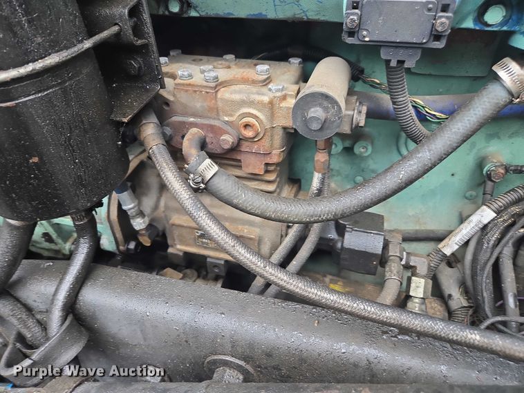 image for item DT4723 1994 Peterbilt 379 semi truck